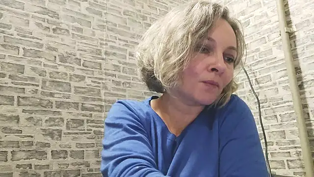 Snapshot of EdithManning chatting on January 24, 6:35 pm EdithManning online show from January 24, 6:35 pm