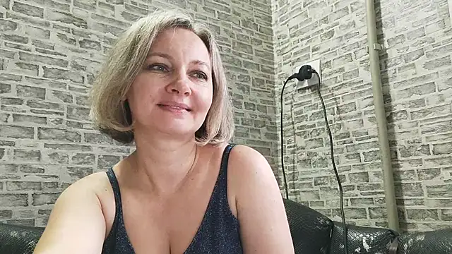 Snapshot of EdithManning chatting on January 28, 11:17 am EdithManning online show from January 28, 11:17 am