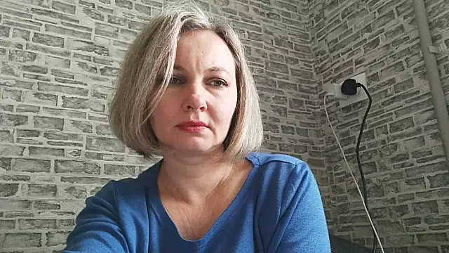 Snapshot of EdithManning chatting on February 11, 6:19 am EdithManning online show from February 11, 6:19 am