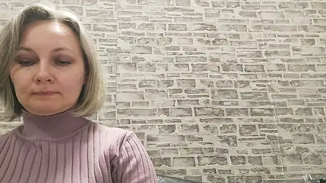 Snapshot of EdithManning chatting on February 27, 3:15 pm EdithManning online show from February 27, 3:15 pm