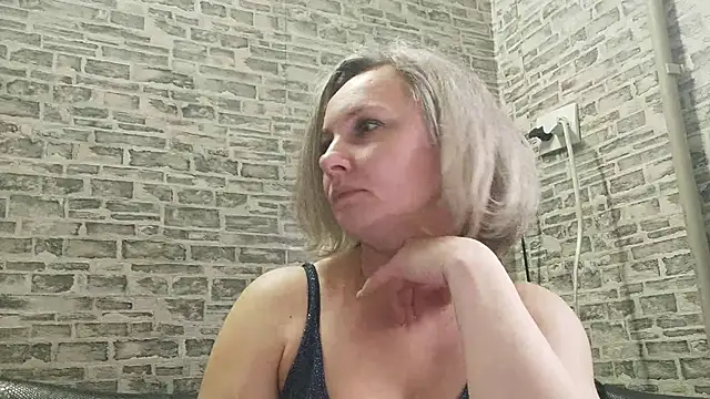 Snapshot of EdithManning chatting on March 17, 12:57 pm EdithManning online show from March 17, 12:57 pm