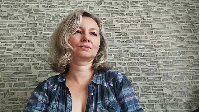 Snapshot of EdithManning chatting on September 10, 5:07 am EdithManning online show from September 10, 5:07 am