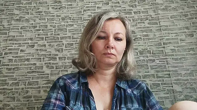 Snapshot of EdithManning chatting on September 11, 5:07 am EdithManning online show from September 11, 5:07 am