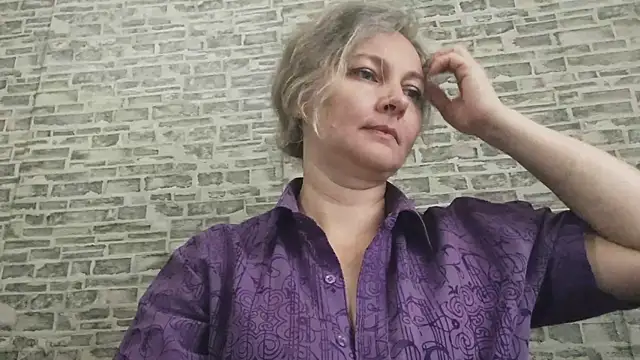 Snapshot of EdithManning chatting on October 27, 7:23 am EdithManning online show from October 27, 7:23 am