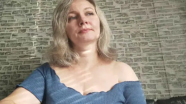 EdithManning online show from November 21, 7:51 am