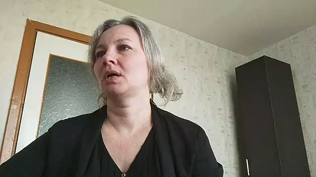 EdithManning online show from May 16, 5:48 am