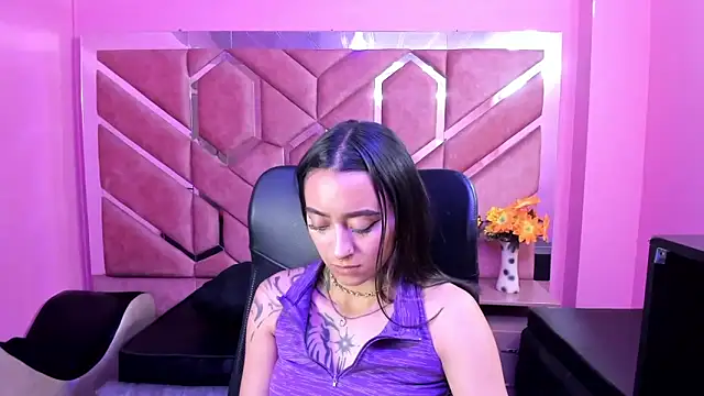 Miaa Thopmson online show from September 11, 10:32 pm