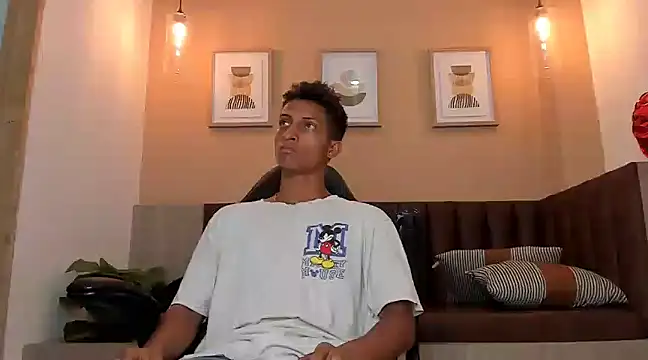 Snapshot of wolf_james123 chatting on February 15, 6:12 pm wolf james123 online show from February 15, 6:12 pm