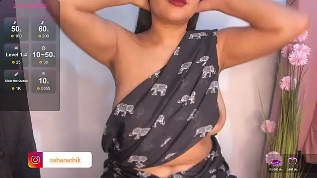 Snapshot of shara_queen1 chatting on December 5, 9:51 am shara queen1 online show from December 5, 9:51 am