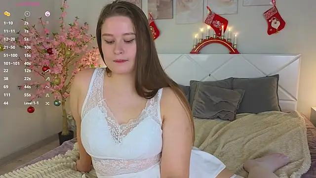 Snapshot of sophie__lee chatting on December 23, 2:07 pm sophie lee online show from December 23, 2:07 pm