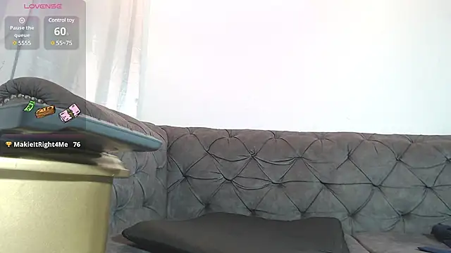 angelbianchii online show from December 4, 1:58 am