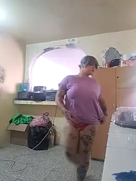 Snapshot of iDogrose21 chatting on November 19, 9:26 pm iDogrose21 online show from November 19, 9:26 pm