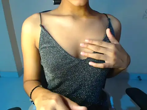 Snapshot of Chandani-Love chatting on April 28, 8:41 am Chandani-Love online show from April 28, 8:41 am