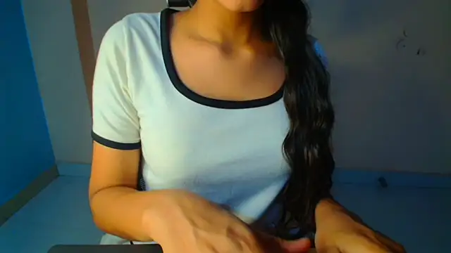Snapshot of Chandani-Love chatting on May 1, 5:01 am Chandani-Love online show from May 1, 5:01 am