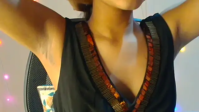 Snapshot of Chandani-Love chatting on June 1, 3:25 pm Chandani-Love online show from June 1, 3:25 pm