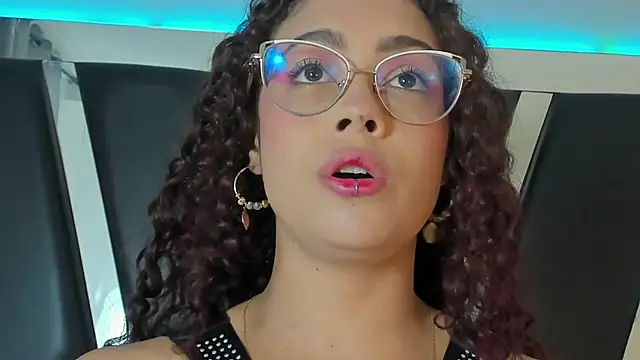 antonelllepiercee online show from January 15, 11:10 am