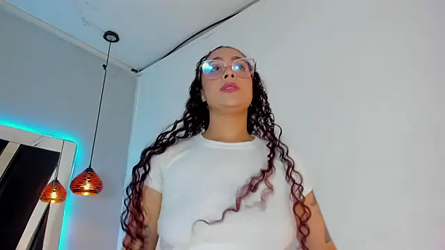 antonelllepiercee online show from January 17, 11:38 am