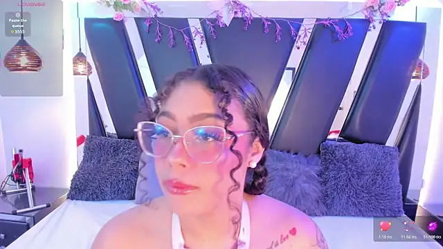 antonelllepiercee online show from April 28, 11:26 am