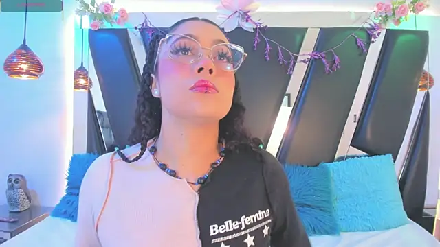 antonelllepiercee online show from July 10, 11:13 am