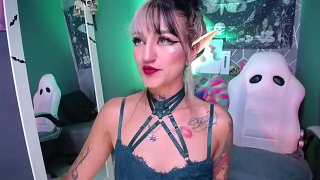 amelierouss online show from March 27, 3:45 am