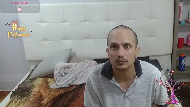 Candy and Jh0n online show from October 11, 4:44 am