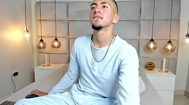 King Dante  online show from December 9, 11:03 pm