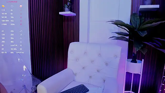 Snapshot of CattleyaScaly chatting on December 18, 7:19 pm CattleyaScaly online show from December 18, 7:19 pm