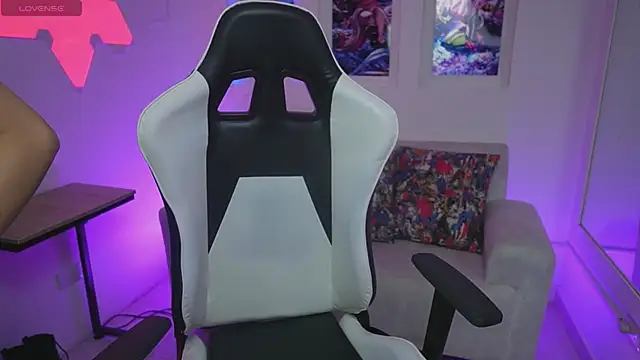 Snapshot of CattleyaScaly chatting on September 27, 7:30 pm CattleyaScaly online show from September 27, 7:30 pm