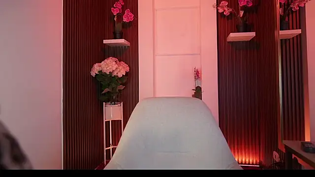 Snapshot of CattleyaScaly chatting on October 20, 7:14 pm CattleyaScaly online show from October 20, 7:14 pm