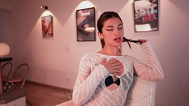 Megga Bluee online show from November 14, 2:10 am