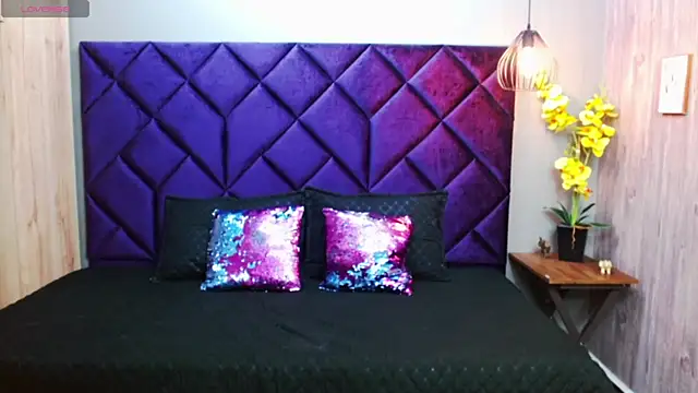 Jenna London online show from December 11, 2:30 am