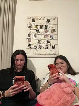 daniniescobarr online show from March 25, 8:59 pm