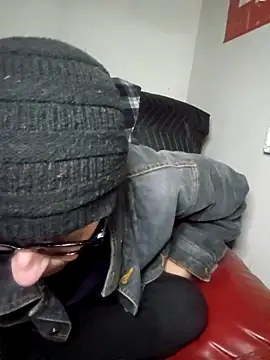 Snapshot of Pumpndeep chatting on February 18, 9:27 am Pumpndeep online show from February 18, 9:27 am