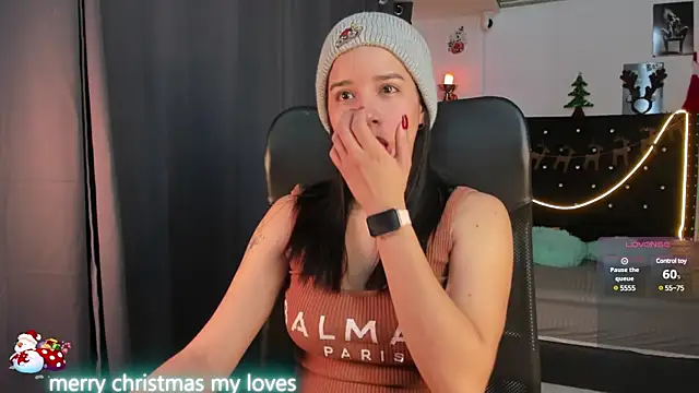emilyrouxe online show from December 26, 3:31 pm