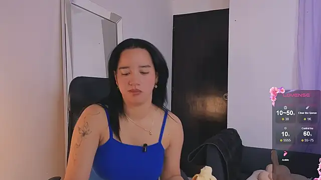 emilyrouxe online show from September 24, 2:53 pm