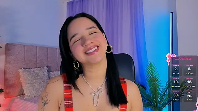 emilyrouxe online show from November 10, 4:17 pm