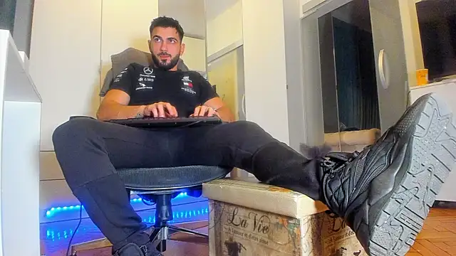 welcometo hell online show from October 6, 8:17 pm