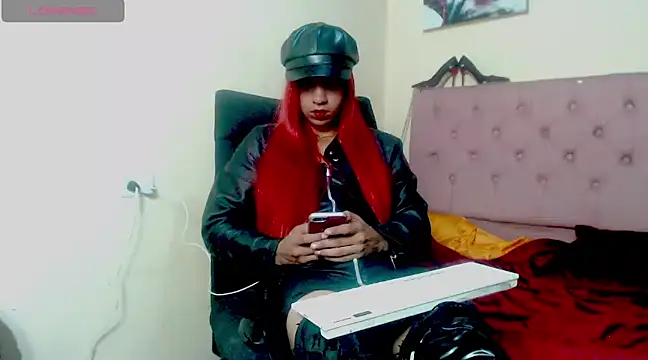 Angiee Ts online show from February 4, 3:15 pm