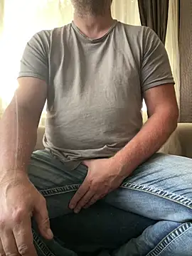 Snapshot of Haariglang chatting on December 4, 9:40 am Haariglang online show from December 4, 9:40 am