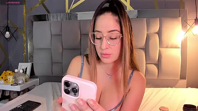 AliceSteel12 online show from October 1, 11:11 pm