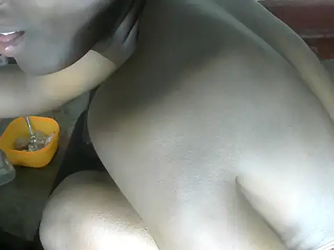 Snapshot of Sweetaggy2 chatting on October 27, 6:45 pm Sweetaggy2 online show from October 27, 6:45 pm