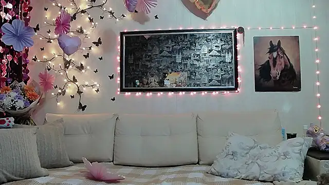 Snapshot of Alysta chatting on February 16, 1:57 am Alysta online show from February 16, 1:57 am