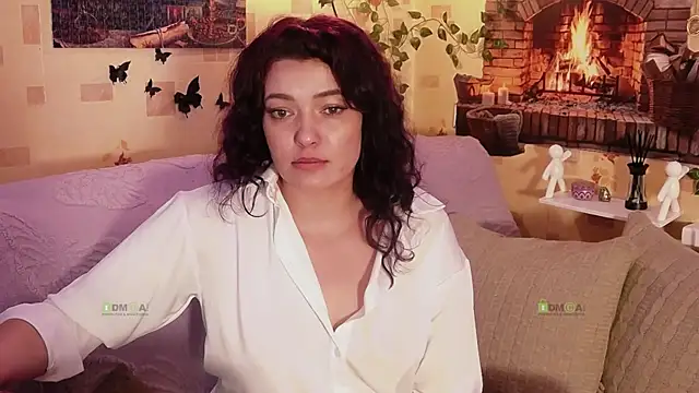 Snapshot of Alysta chatting on August 1, 9:46 pm Alysta online show from August 1, 9:46 pm