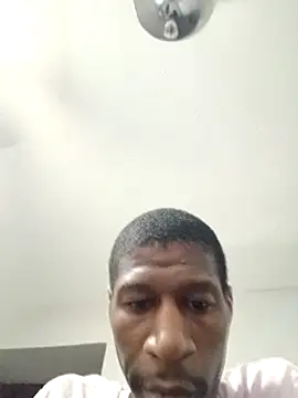 Snapshot of willywonka7793 chatting on December 15, 4:29 am willywonka7793 online show from December 15, 4:29 am