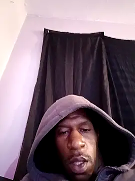 Snapshot of willywonka7793 chatting on December 21, 1:26 am willywonka7793 online show from December 21, 1:26 am