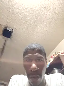 Snapshot of willywonka7793 chatting on January 29, 7:11 pm willywonka7793 online show from January 29, 7:11 pm