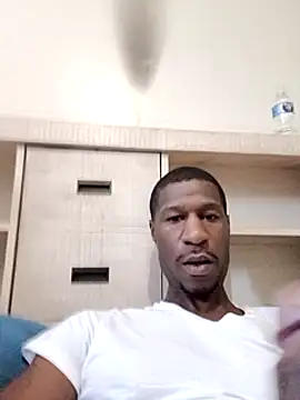 Snapshot of willywonka7793 chatting on February 14, 5:25 pm willywonka7793 online show from February 14, 5:25 pm