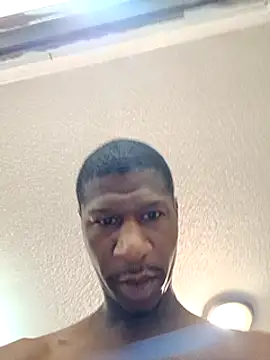 Snapshot of willywonka7793 chatting on February 25, 2:33 pm willywonka7793 online show from February 25, 2:33 pm