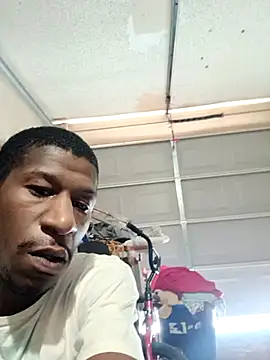 Snapshot of willywonka7793 chatting on March 10, 3:52 pm willywonka7793 online show from March 10, 3:52 pm