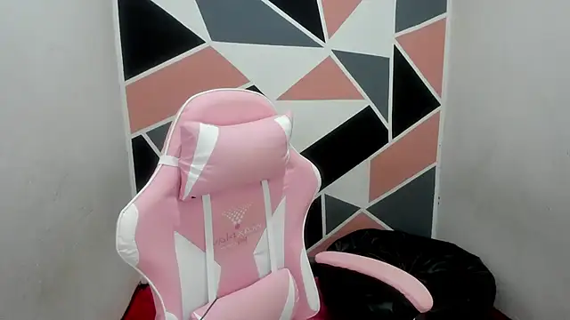 Snapshot of Carol_Pinter chatting on November 11, 11:05 pm Carol Pinter online show from November 11, 11:05 pm